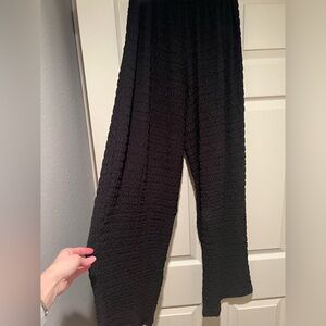 Zara Size L Black Crinkle Elastic Waist Pants.